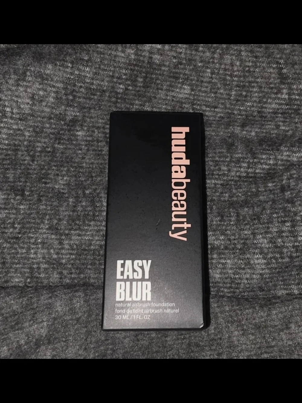 Huda Beauty Easy Blur Natural Airbrush Foundation - Vanilla 120B 1fl Oz BNIB